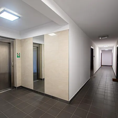 Feels Like Premium By Bookinghost * Breslavia