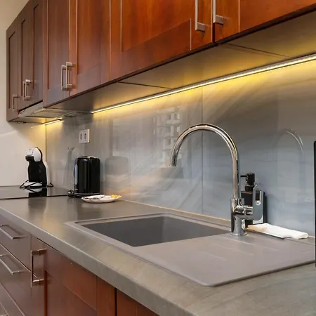 Feels Like Premium By Bookinghost Breslavia