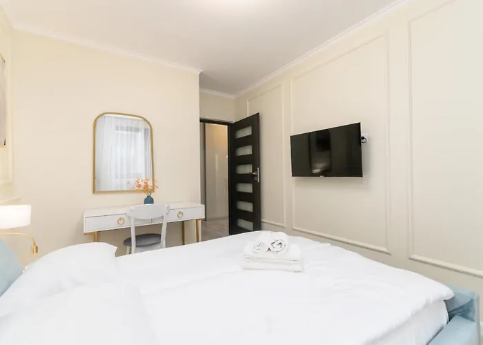 Feels Like Premium By Bookinghost *